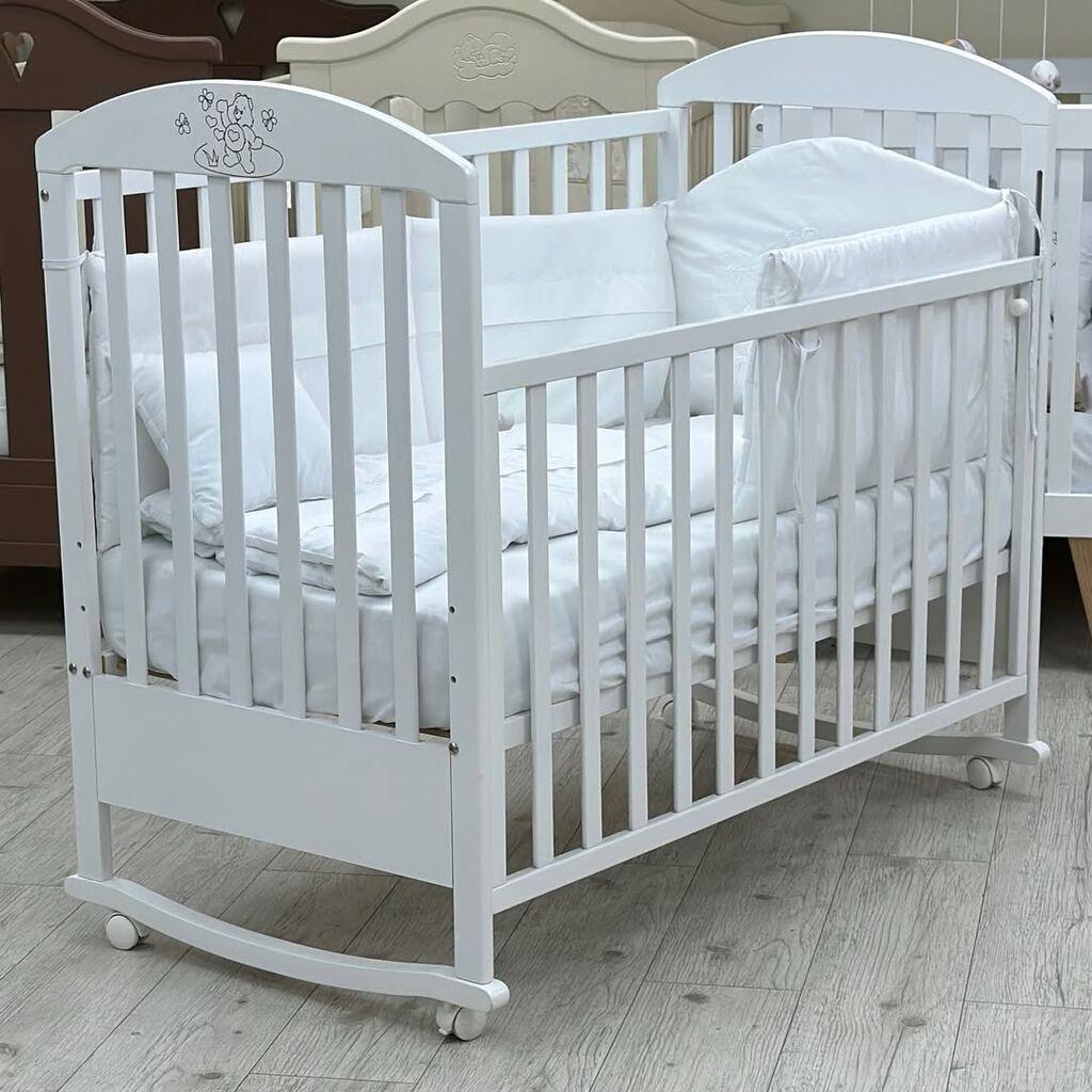 Bebi snovi Drveni krevetac za bebe Kiki klackalica, Bijeli