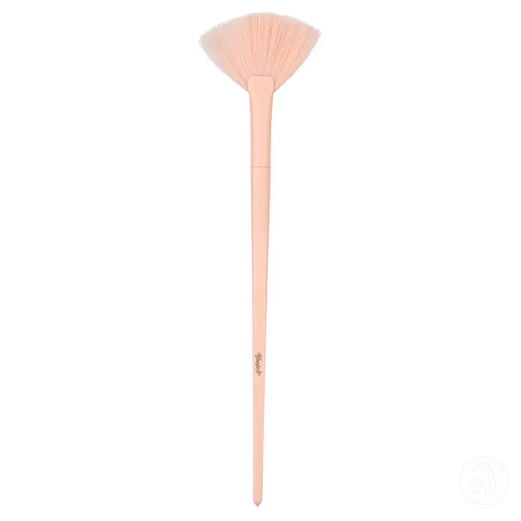 Blush Lepezasta Četkica Za Hajlajter - Bež Blsh465