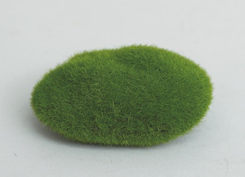 Kamen Prekriven Sintetickiom Travom  Cm.9  Pr24802