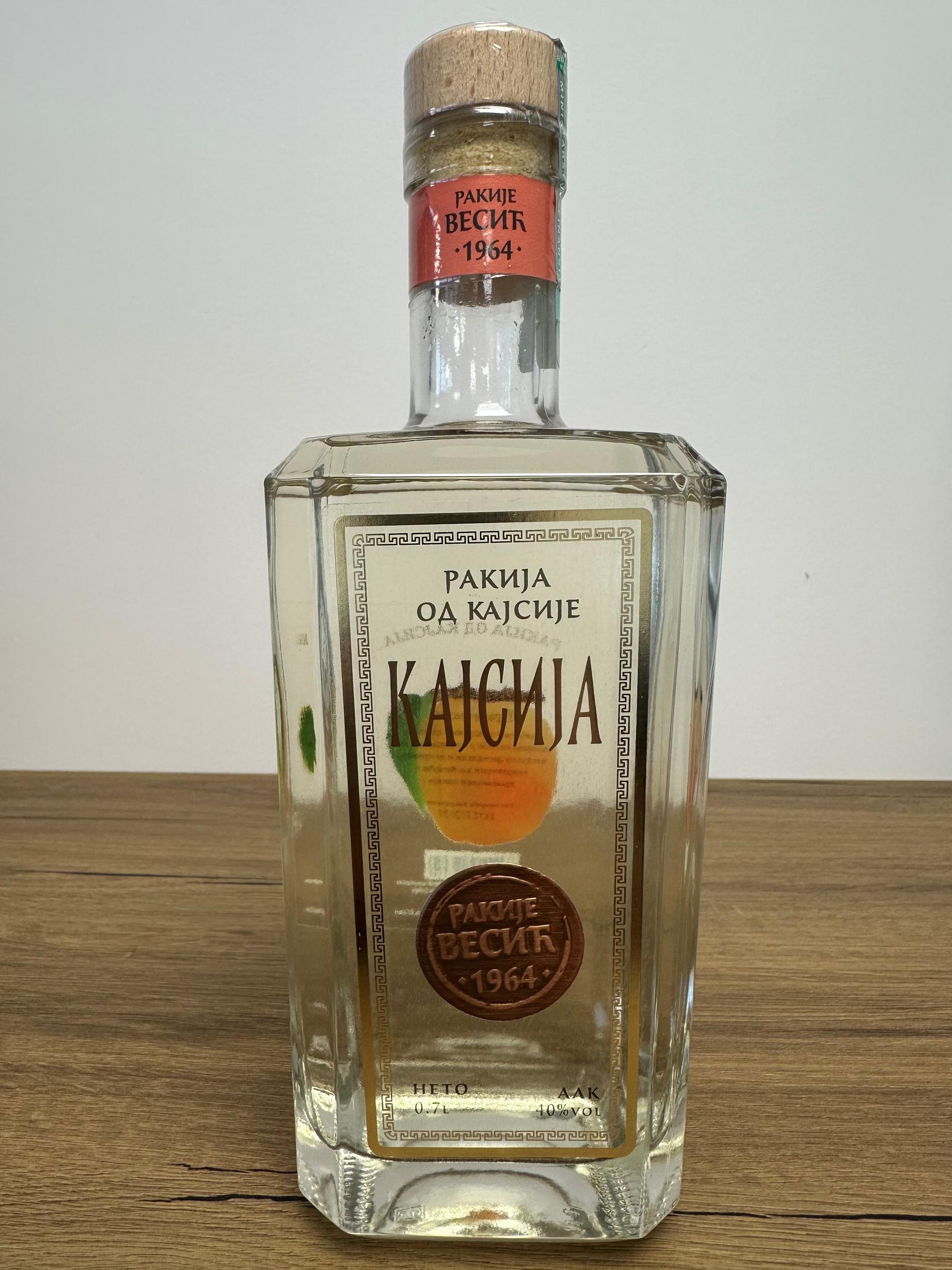 Vesić Kajsija rakija 0.7L