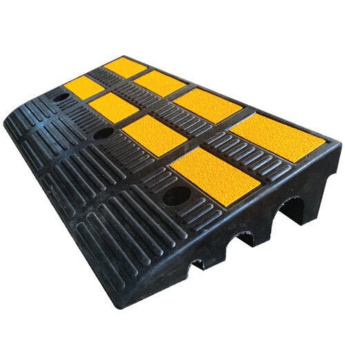 Gumena rampa za ivičnjak 48x32x13cm BPP2499