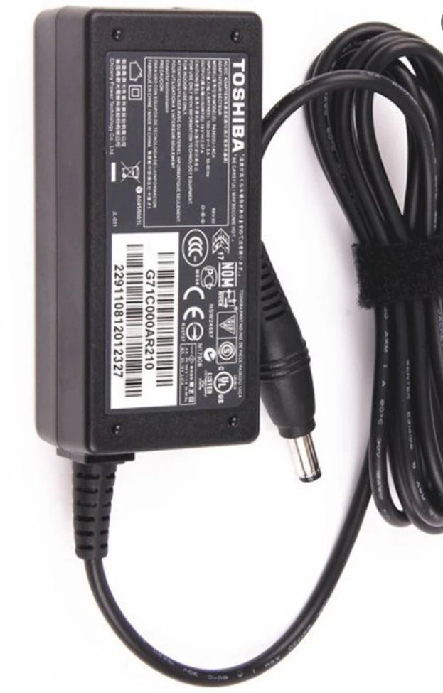 Toshiba 65W 19V 3.49A (5.5 X 2.5), Crna