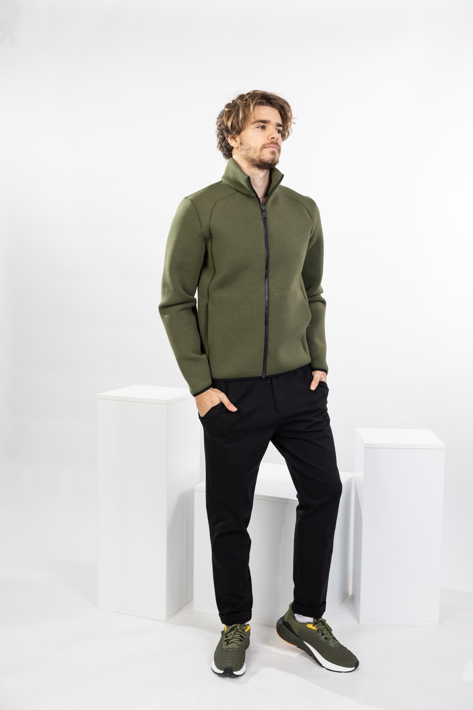 Colmar pantalone muške, Crna