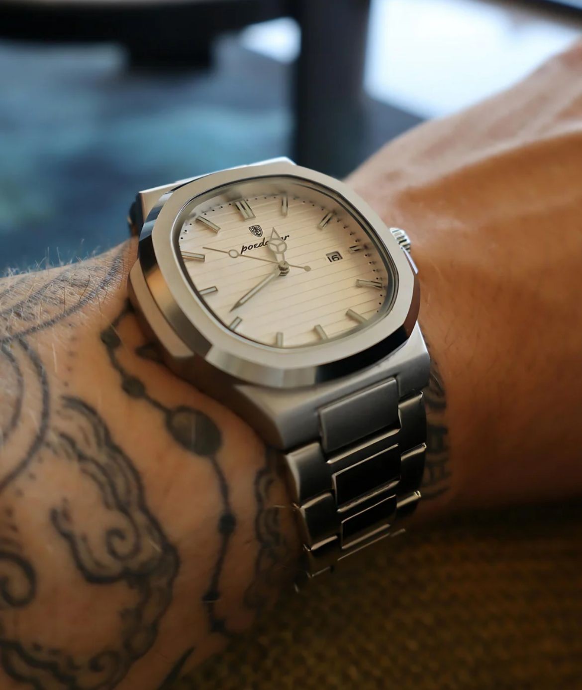 Sat Poedagor Srebrna boja