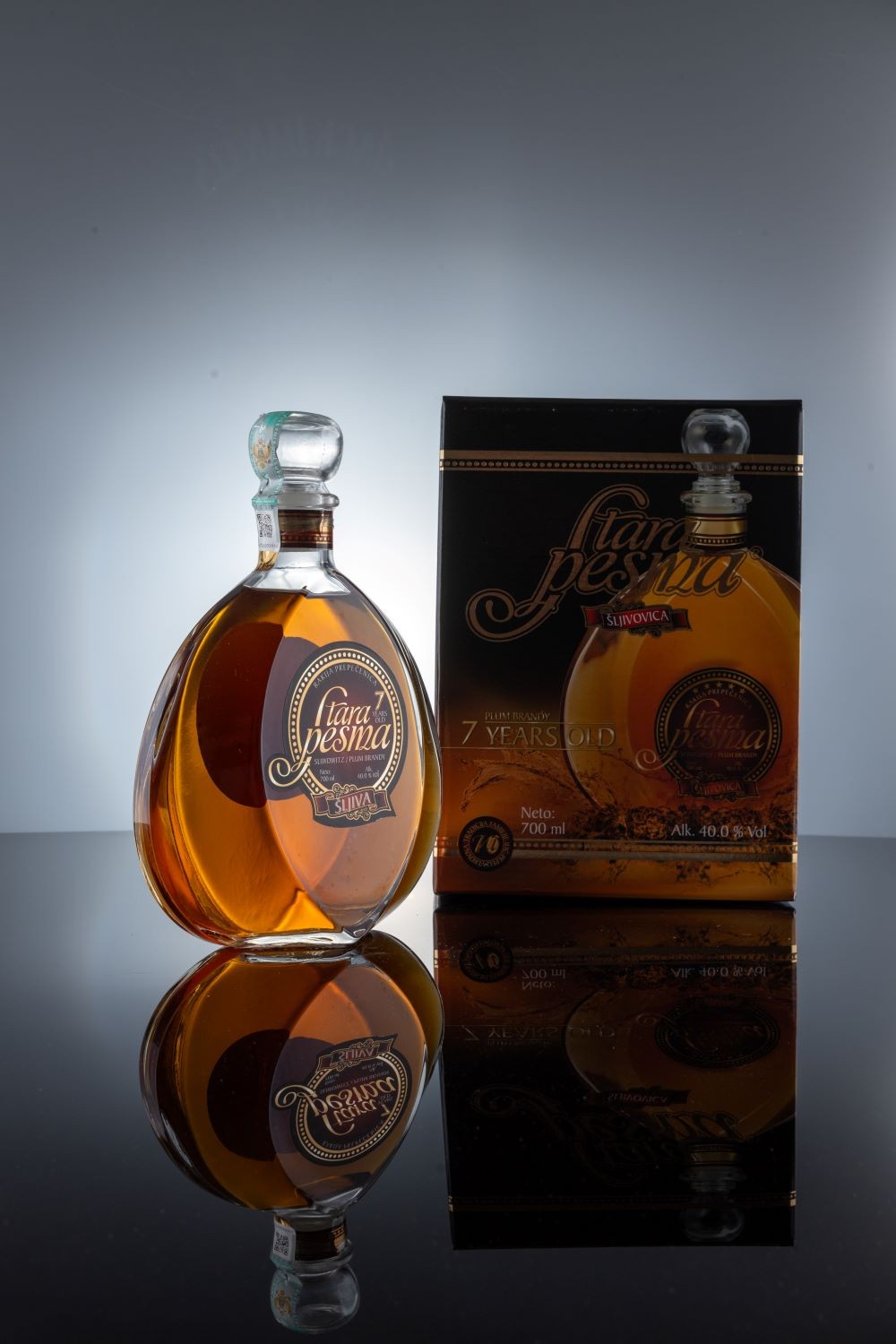 Stara pesma šljiva 7 godina, sa kutijom, 700 ml, 40% vol.